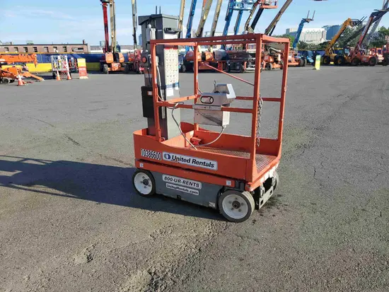 2015 Skyjack SJ12 Self-Propelled One-Person Lift