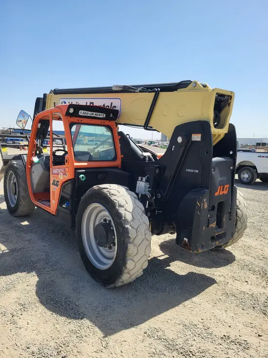 2017 JLG 943 S Forklift