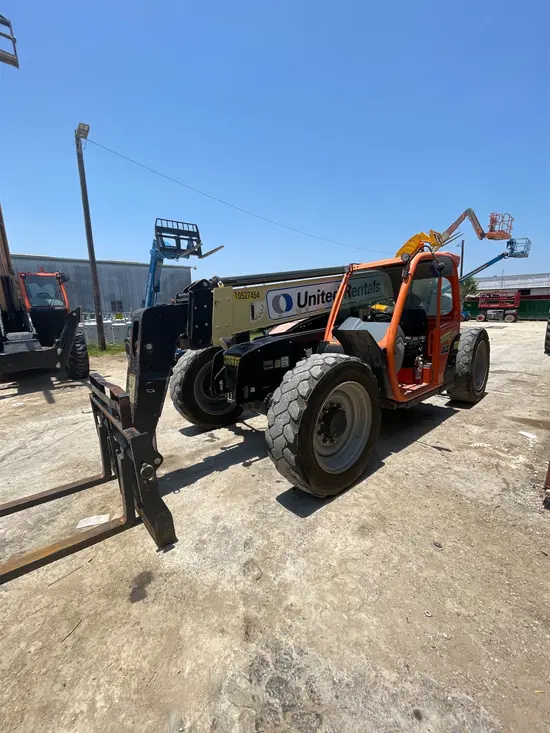 2016 JLG 642 Forklift