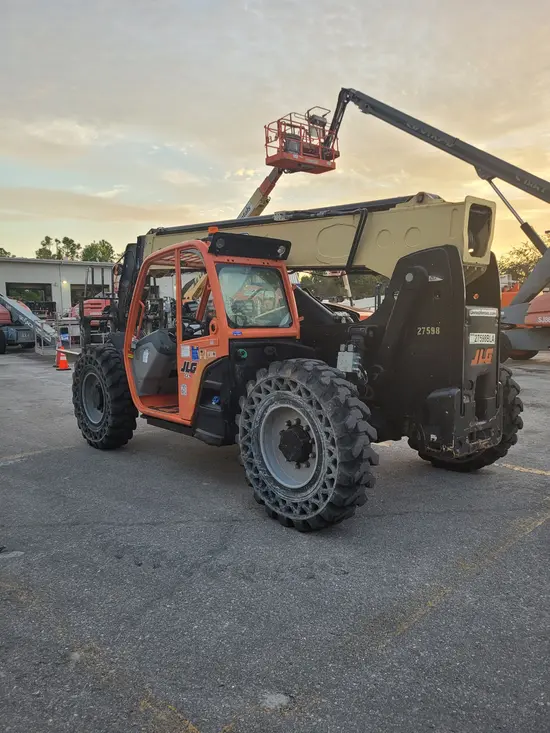 2016 JLG 642 Forklift