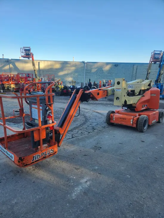 2013 JLG E400AJPN Articulating Boom Lift