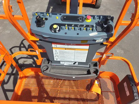 2016 JLG E450AJ Articulating Boom Lift