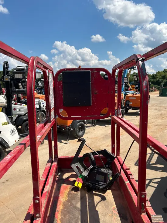 2018 MEC MICRO 19 Scissor Lift