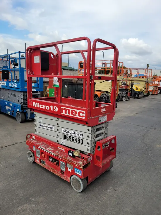 2017 MEC MICRO 19 Scissor Lift