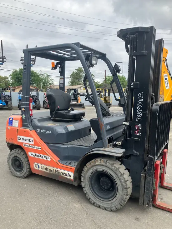 2019 Toyota 8FDU25 Warehouse Forklift