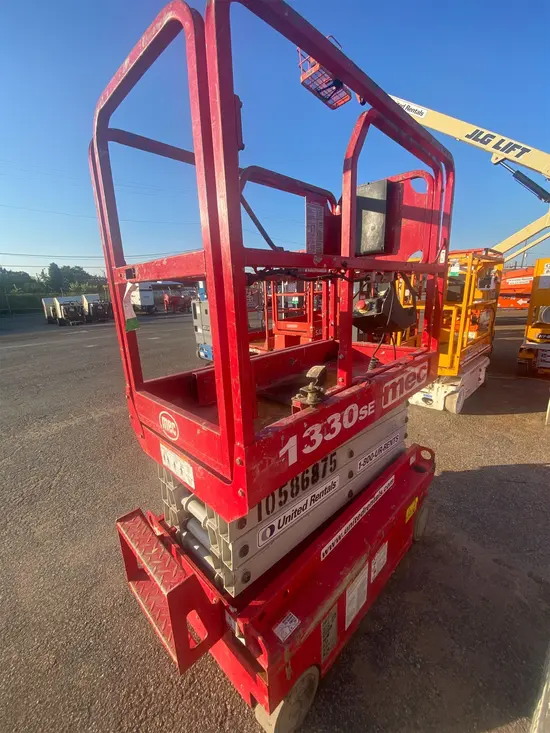 2017 MEC 1330SE Scissor Lift