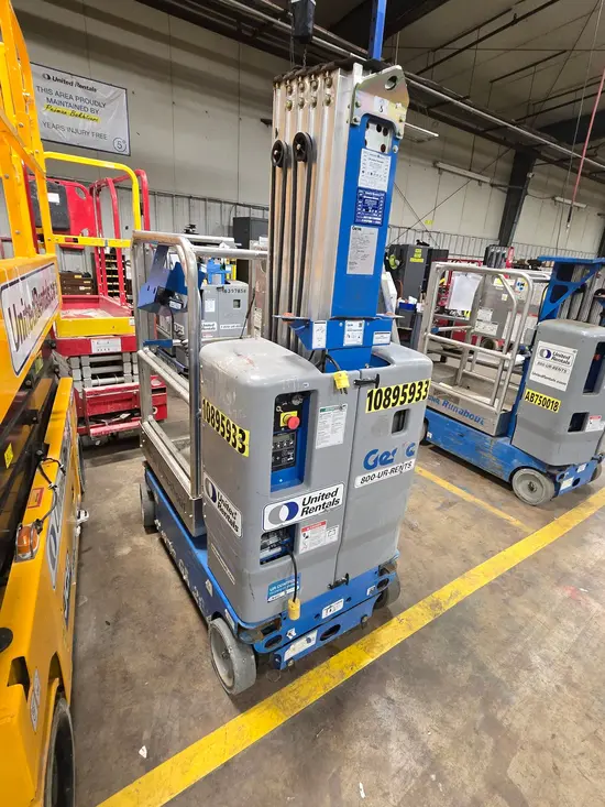 2019 Genie GR-20 Self-Propelled One-Person Lift