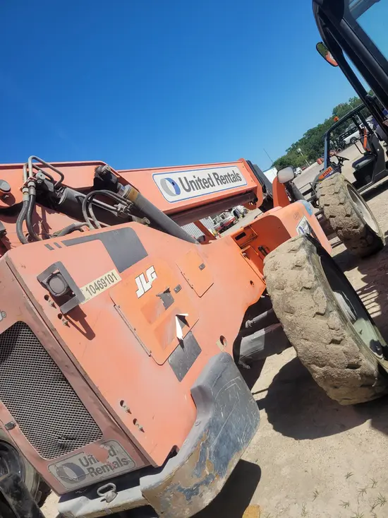 2016 SKYTRAK 8042 Forklift