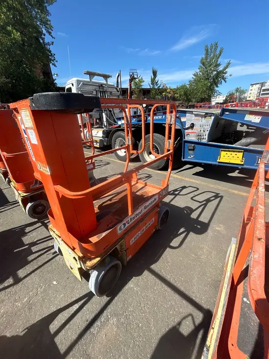 2014 JLG 1230ES Self-Propelled One-Person Lift