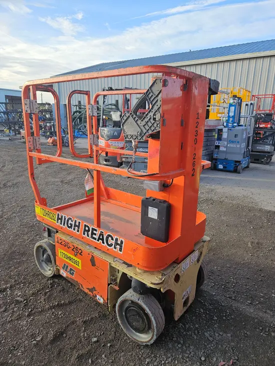 2018 JLG 1230ES Self-Propelled One-Person Lift
