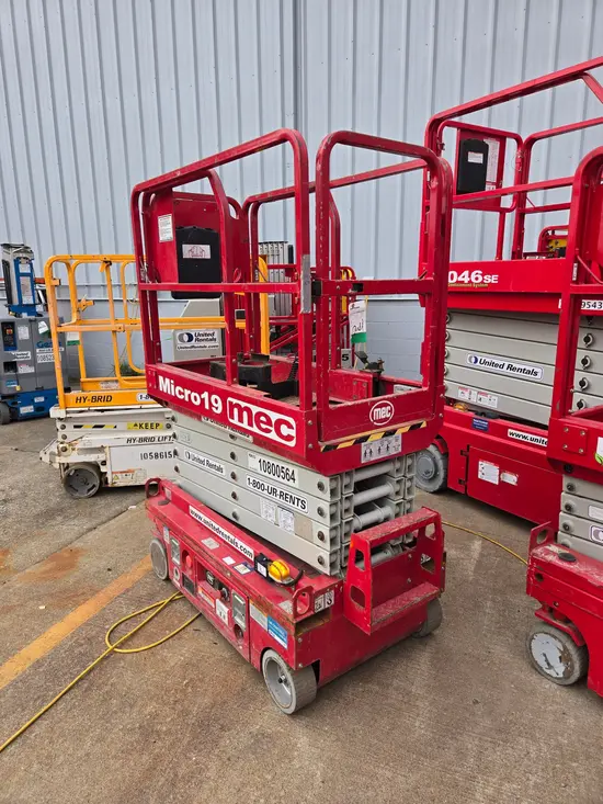2018 MEC MICRO 19 Scissor Lift