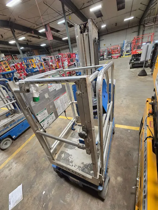 2019 Genie GR-20 Self-Propelled One-Person Lift