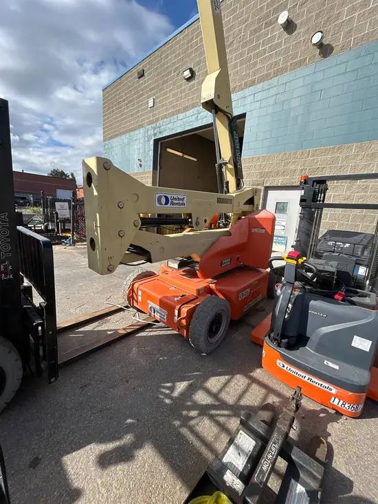 2012 JLG E400AJPN Articulating Boom Lift