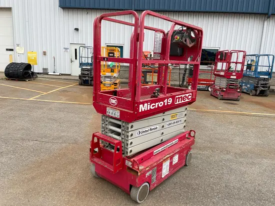2018 MEC MICRO 19 Scissor Lift