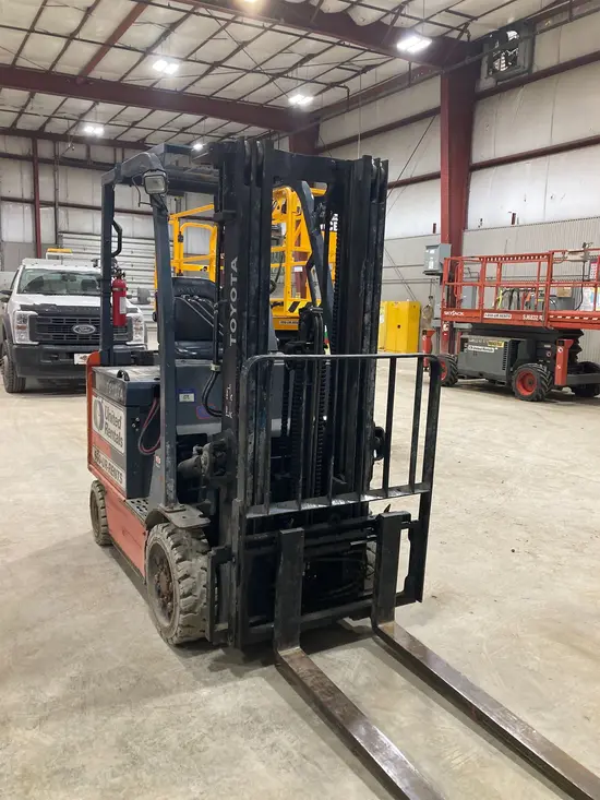 2019 Toyota 8FBCU25 Warehouse Forklift
