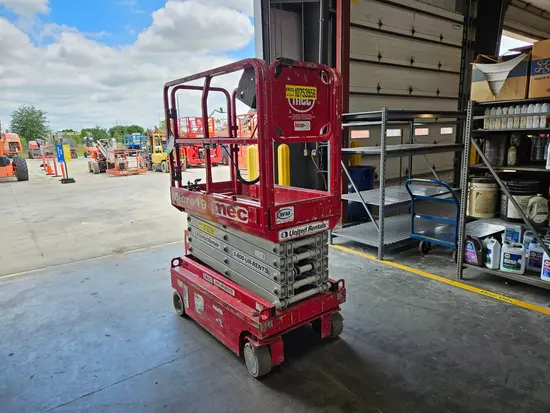 2018 MEC MICRO 19 Scissor Lift