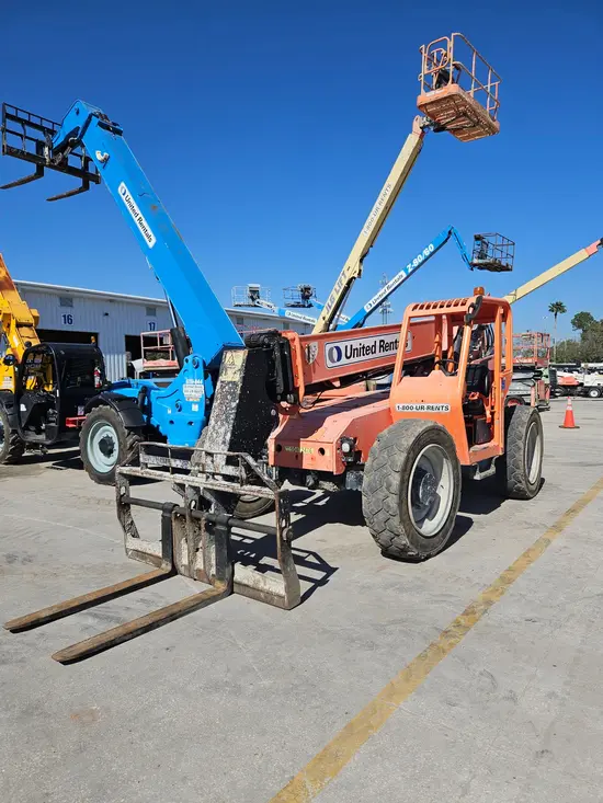 2016 SKYTRAK 6042 Forklift