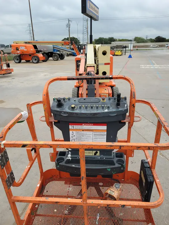 2015 JLG E400AJPN Articulating Boom Lift