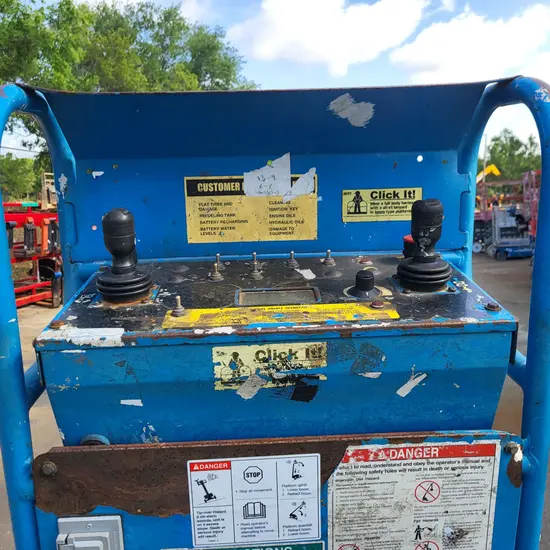2013 Genie Z-40/23N RJ Articulating Boom Lift