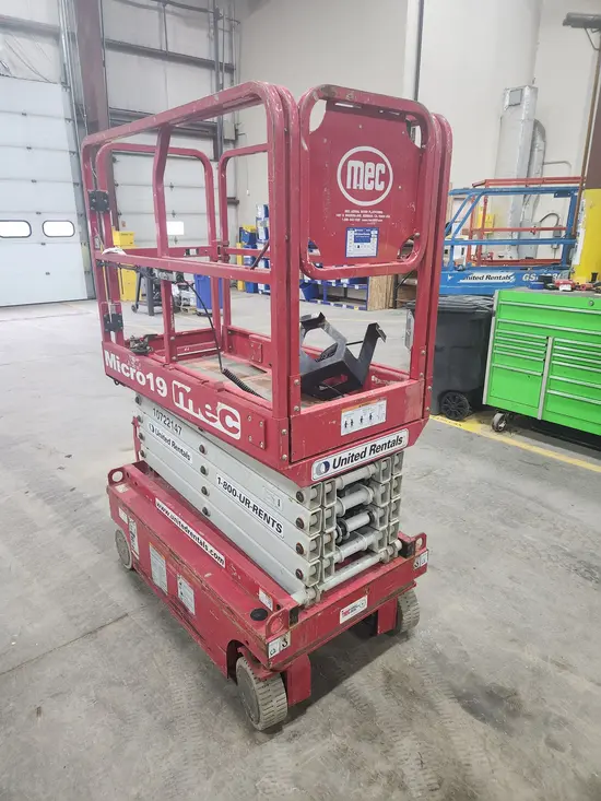 2018 MEC MICRO 19 Scissor Lift