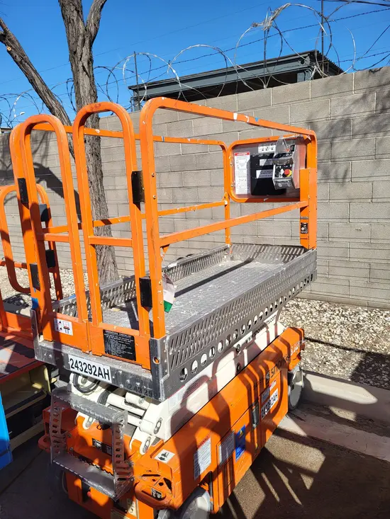 2019 Snorkel S3215L Scissor Lift