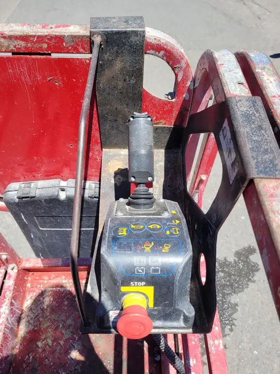 2018 MEC MICRO 19 Scissor Lift