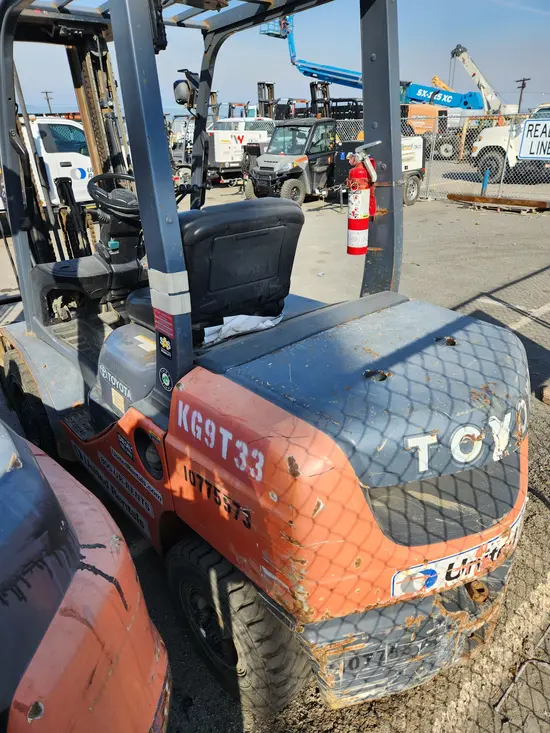 2018 Toyota 8FDU30 Warehouse Forklift