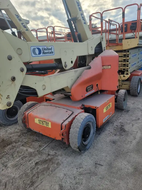 2015 JLG E400AJPN Articulating Boom Lift