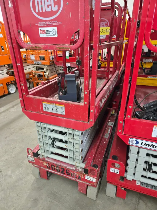 2018 MEC MICRO 19 Scissor Lift