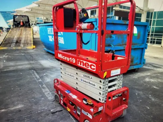 2018 MEC MICRO 19 Scissor Lift