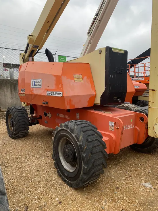 2013 JLG 800AJ Articulating Boom Lift