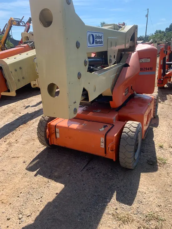 2013 JLG E400AJPN Articulating Boom Lift