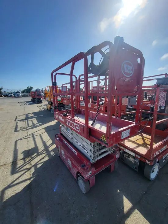 2017 MEC 1330SE Scissor Lift