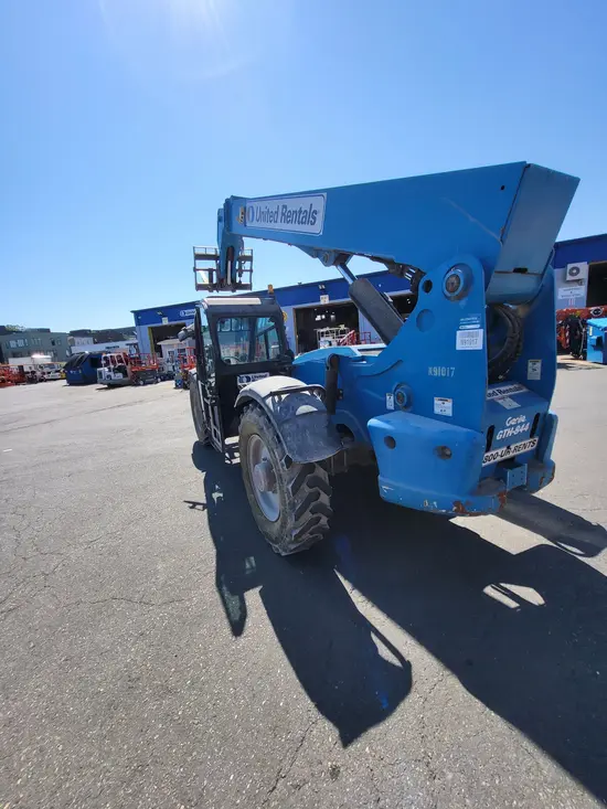 2015 Genie GTH-844D Forklift