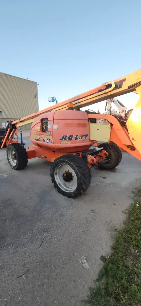 2012 JLG 600AJ Articulating Boom Lift