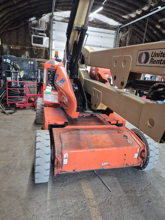 2015 JLG E450AJ Articulating Boom Lift