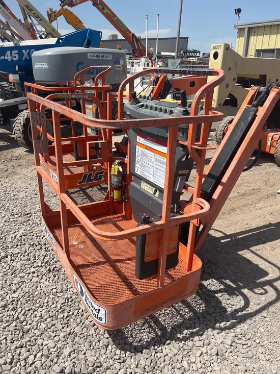 2014 JLG E400AJPN Articulating Boom Lift