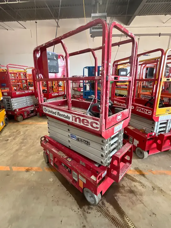 2018 MEC MICRO 19 Scissor Lift