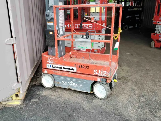 2015 Skyjack SJ12 Self-Propelled One-Person Lift