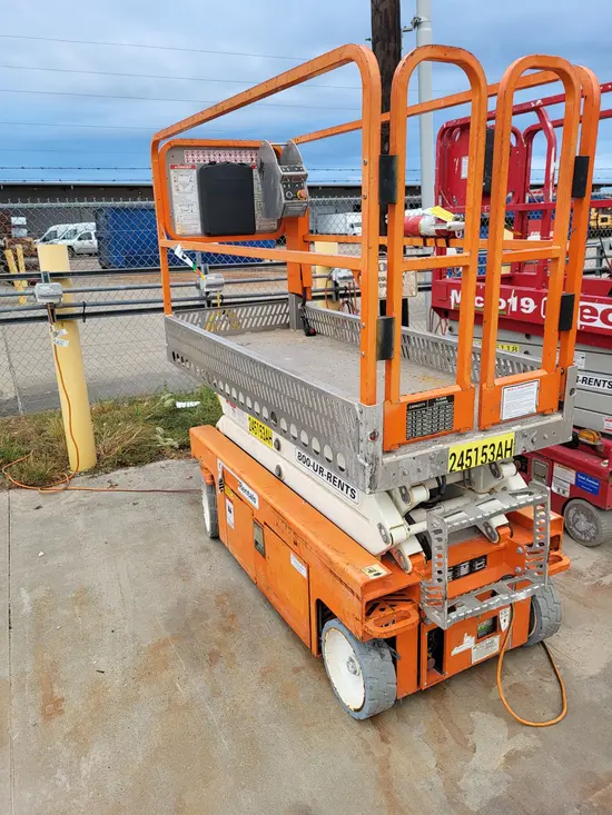 2020 Snorkel S3215L Scissor Lift
