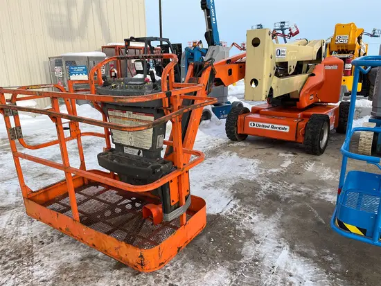 2014 JLG E450AJ Articulating Boom Lift