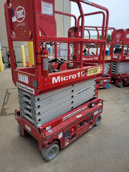 2018 MEC MICRO 19 Scissor Lift
