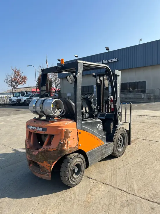 2022 Doosan G25P-7DF Warehouse Forklift