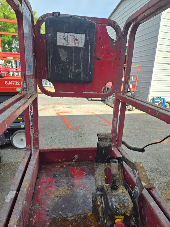 2017 MEC 1330SE Scissor Lift
