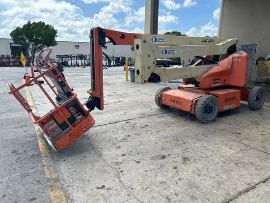 2015 JLG E450AJ Articulating Boom Lift