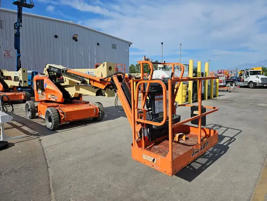 2016 JLG E450AJ Articulating Boom Lift