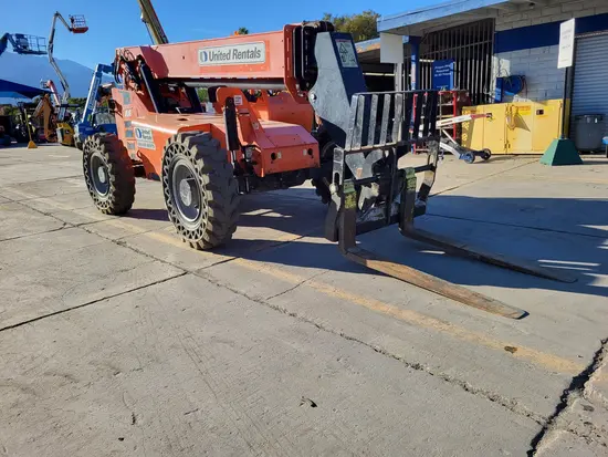 2015 SKYTRAK 6042 Forklift