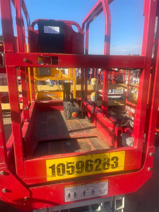 2017 MEC 1330SE Scissor Lift