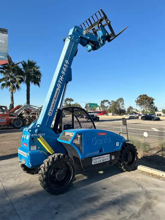 2017 Genie GTH-5519 Forklift
