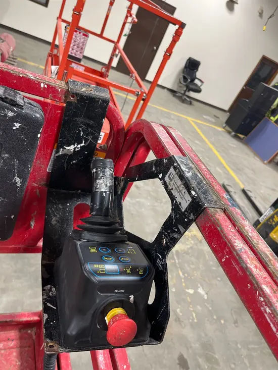 2018 MEC MICRO 19 Scissor Lift